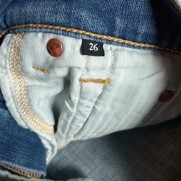 Seven for all mankind mid roll distressed light wash shorts 4” size 26 blue - Picture 6 of 8